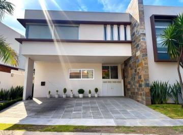 Casa de 4 habitaciones, Zapopan · Casa Puerta del Bosque