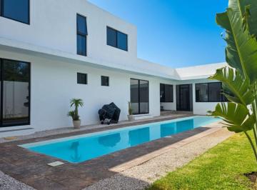Casa de 5 habitaciones, Mérida · Casa Amueblada en Comunidad Privada, Casa Club, La Rejoyada