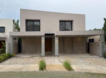 8c97accb5479f50835d93f996727479bfc9e6b7a1634683c8fc94ae8a2614026 · Compra y Estrena Espectacular Casa en Compostela