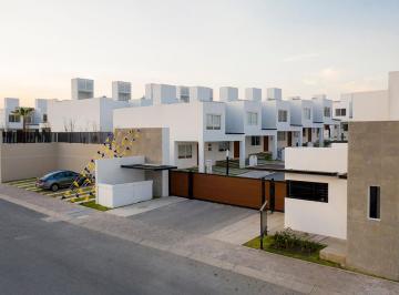 Casa en condominio de 3 habitaciones, Corregidora · Las Condes Venta de Casa en Privada