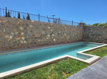 Casa de 3 habitaciones, Juárez · Se Vende Casa Amplia con Alberca y Paneles Solares Zona La Sarzana