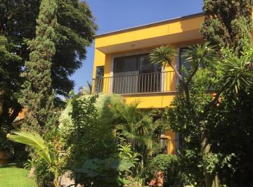 Casa · 1100m² · 7 Recámaras · 12 Estacionamientos · Casa en Cuernavaca