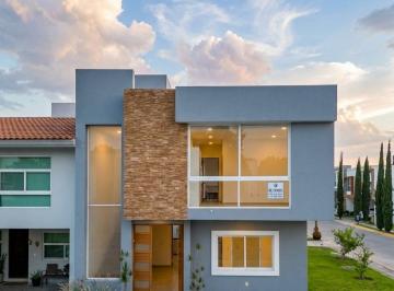 Casa en condominio de 4 habitaciones, Tlajomulco de Zúñiga · Casa en Venta con Jardín | 4 Recámaras en Casa Fuerte