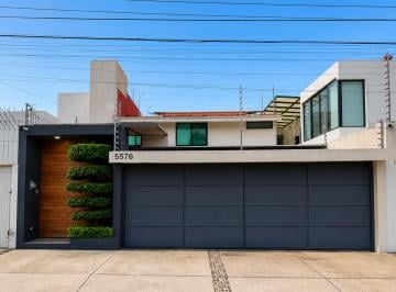 Casa de 4 habitaciones, Zapopan · Casa en Venta en Jardines Vallarta