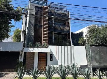 Edificio · 687m² · Edificio Boutique Venta con 3 Departamentos Totalmente Remodelados!