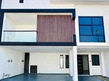 Casa de 3 habitaciones, San Andrés Cholula · Casa en Venta 3 Recámaras, Parque Veracruz, Lomas de Angelópolis