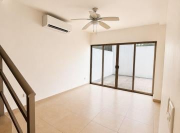 Casa de 3 habitaciones, Benito Juárez · Casa en Renta en Astoria – Cancún