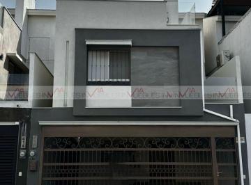 Casa · 300m² · 4 Recámaras · 2 Estacionamientos · Casa en Renta en Monterrey