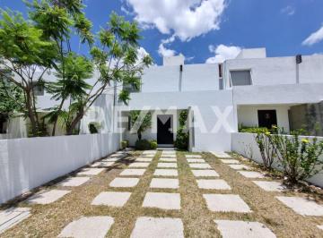 Casa en condominio · 122m² · 3 Recámaras · 2 Estacionamientos · Casa en Renta en Condominio Hacienda Grande, Juriquilla - (4)