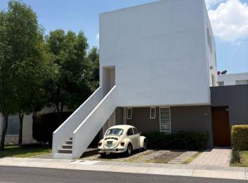 Casa en condominio de 3 habitaciones, El Marqués · Casa en Renta en El Mirador