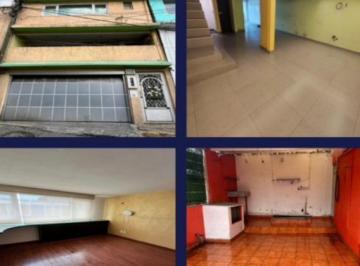 Casa · 190m² · 3 Recámaras · 1 Estacionamiento · Casa en Venta en Puerta Grande.
