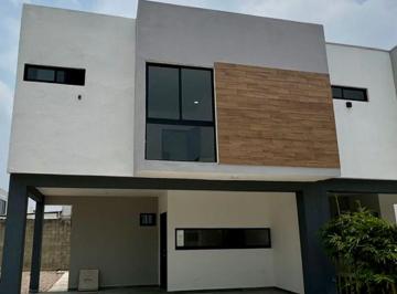Casa de 3 habitaciones, Centro · Casa en Venta de 3 Recamaras en Privada en Villahermosa