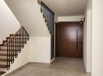 Casa de 3 habitaciones, Irapuato · En Exclusivo Residencial Casa en Renta