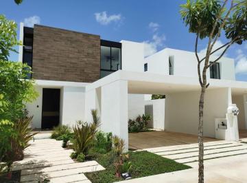 350c06514bc08f2da2c83ad20c7381ee72d3b8650557d461b3c69fda6507e439 · Hermosa Casa en Venta en Cholul, Privada Residencial Fiora