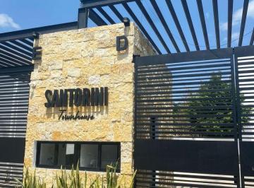 f47eb96bb6fcea498d6bd9e3c1303172979bc939b6fb77482644fc44433771a9 · Townhouse en Renta – Equipado y con Rooftop | Santorini, Mérida