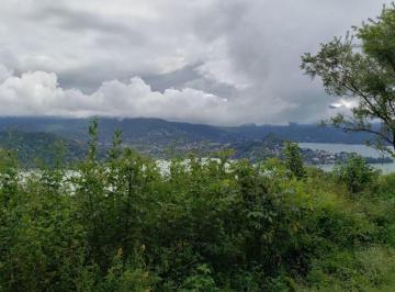 d1ea0a55a130f228d989ba01f11e62e575ffa2882163aabbf5c202416fd4da6a · El Santuario, con Maravillosa Vista Al Lago