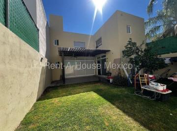 Casa de 4 habitaciones, Querétaro · Casa con 4 Recámaras en Venta, 250 m² Superficie de Terreno, El Refugio Kh