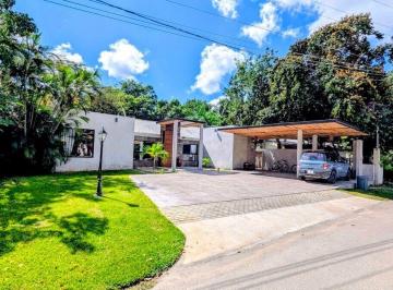 2a98f87faa902b2e6f388e4ee9f5634d368205b736f36822c7b738fd8bc7829d · Casa en Venta Dentro del Club de Golf La Ceiba con Vista Al Campo