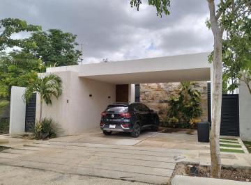 290d2bde95577b7b4d26b91ab2c97e91e8f3f16d5aa4cbd7828d9cc17034c22c · Hermosa Casa de 1 Piso en Tranquila Privada Residencial Al Norte de Mérida