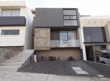 Casa de 4 habitaciones, Morelia · Casa en Venta en Morelia, Fraccionamiento Río Altozano