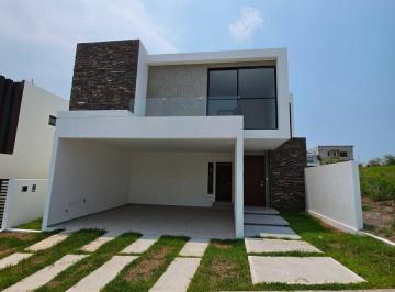 Casa · 235m² · 4 Recámaras · 2 Estacionamientos · Venta de Casa en Punta Tiburón 4 Recamaras y Alberca