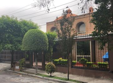 Casa · 350m² · 34 Estacionamientos · Casa en Deportivo Obispado
