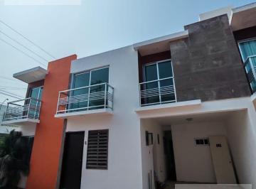Casa · 4 Recámaras · 1 Estacionamiento · Casa en Venta – Joyas de Mocambo