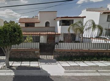 Casa de 5 habitaciones, Querétaro · La Casa de Tus Sueños en Juriquilla a un Precio Inigualable