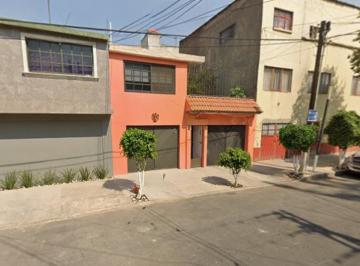 Casa de 4 habitaciones, Venustiano Carranza · Venta de Casa en Venustiano Carranza, Cdmx