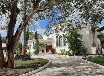 3b03478a88c0890a47e56e7c2b0b20bd8212c143c98df6bc6e72b1c9cace3edc · Elegante Casa en Venta en Merida en Privada Club de Golf La Ceiba