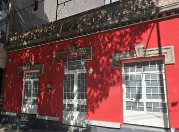 Local comercial · 215m² · Increíble Casa con Uso de Suelo y Amplio Patio Trasero en Condesa.