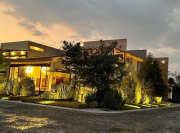 Casa · 450m² · 4 Recámaras · 6 Estacionamientos · Casa de Lujo Calimaya Metepec Rancho El Meson