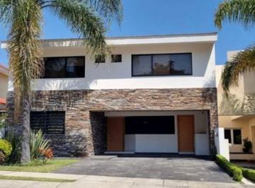 Casa en condominio de 4 habitaciones, Zapopan · Casa en Venta en Bugambilias Para Inversion