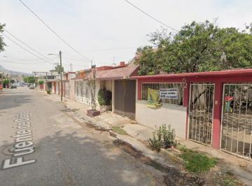 Casa de 3 habitaciones, Tultitlán · Casa en Venta en Col. Fuentes del Valle, Tultitlán