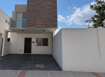 Casa · 140m² · 3 Recámaras · 2 Estacionamientos · Casa en Renta en San Juan del Rio Queretaro