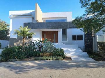 Casa en condominio de 4 habitaciones, Zapopan · Estrena Ya La Mejor Casa de Valle Real, Dentro de Coto Florencia!