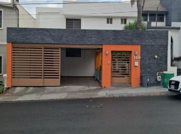 Casa de 4 habitaciones, Monterrey · Casa en Renta