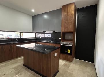 Casa en condominio · 302m² · 3 Recámaras · 2 Estacionamientos · Casa en Venta de 3 Recámaras y Alberca en Temozón Norte