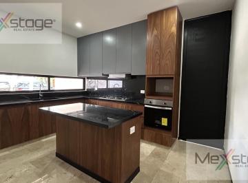 Casa en condominio · 302m² · 3 Recámaras · 2 Estacionamientos · Casa en Venta de 3 Recámaras y Alberca en Temozón Norte