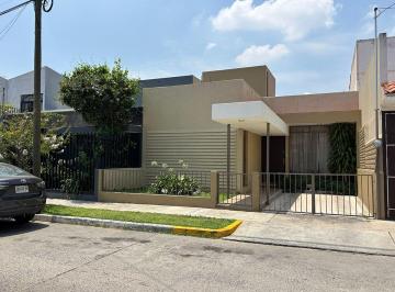 Casa de 3 habitaciones, Guadalajara · Casa en Venta en Vallarta San Jorge, a Una Cuadra de Plaza Mexico
