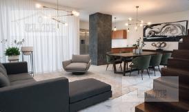 Casa · 217m² · 3 Recámaras · 2 Estacionamientos · Casa en Venta en Lomas del Dorado con Recamara en Planta Baja