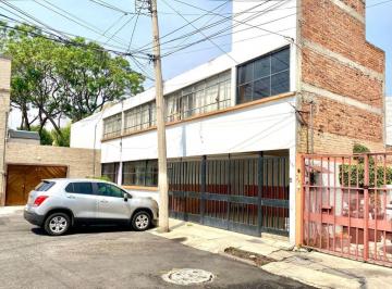 Casa de 5 habitaciones, Venustiano Carranza · Casa Dúplex Para Remodelar en Jardín Balbuena