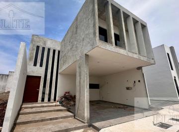 Casa · 234m² · 3 Recámaras · 2 Estacionamientos · Casa en Preventa en Lomas de La Rioja 3 Recamaras