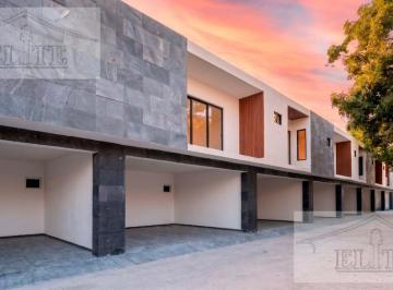 Casa · 167m² · 3 Recámaras · 2 Estacionamientos · Casa en Venta en Adalberto Tejeda