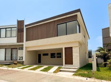 Casa · 262m² · 4 Recámaras · 2 Estacionamientos · Casa Nueva en Punta Tiburon en Venta