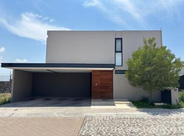Casa de 3 habitaciones, Querétaro · Casa en Venta en Lomas Campanario Norte