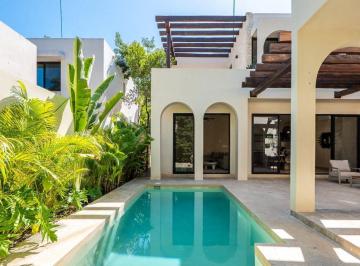 Villa · 370m² · 4 Recámaras · 3 Estacionamientos · Hermosa Villa Serenia, de 4 Recámaras en Residencial Kaybe