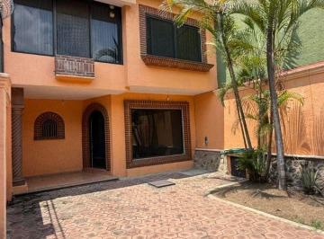 Casa de 3 habitaciones, Cuernavaca · Casa en Renta Zona Dorada con 3 Recamaras y Seguridad 24hrs