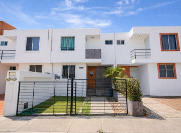 Casa · 97m² · 3 Recámaras · 2 Estacionamientos · Casa Remodelada en Venta en Bucerias, Nayarit Terralta 1 Cerca de La Playa