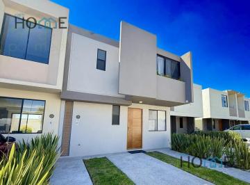 Casa en condominio · 122m² · 3 Recámaras · 2 Estacionamientos · Casa Equipada con Estilo y Ubicación Privilegiada